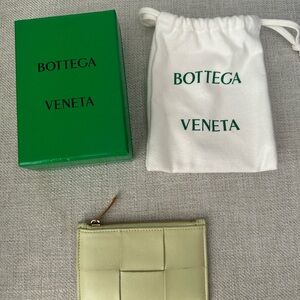 Bottega Veneta Green Box with White Pouch and Tan Wallet